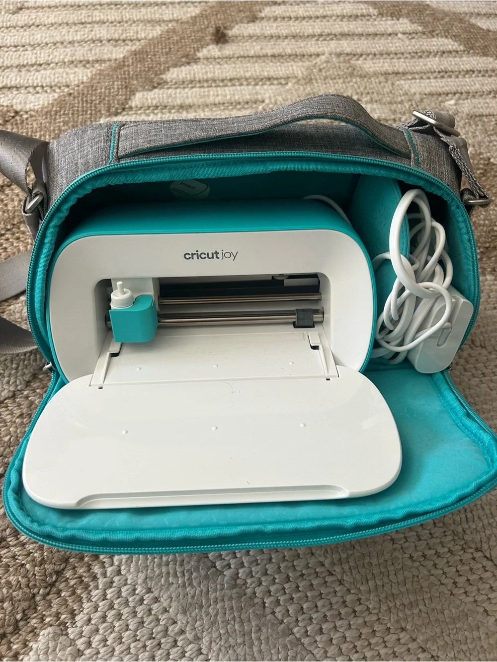 Cricut Craft Machine Bundle, Teal and Gray Bag, with Pens, Mats & Tools